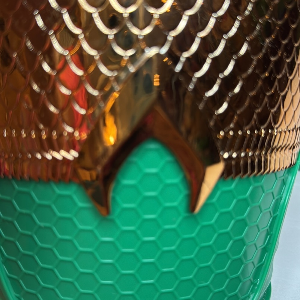 AMC Exclusive Aquaman Lost Kingdom Popcorn Bucket  And Tumbler Cup Set - Picture 6 of 7